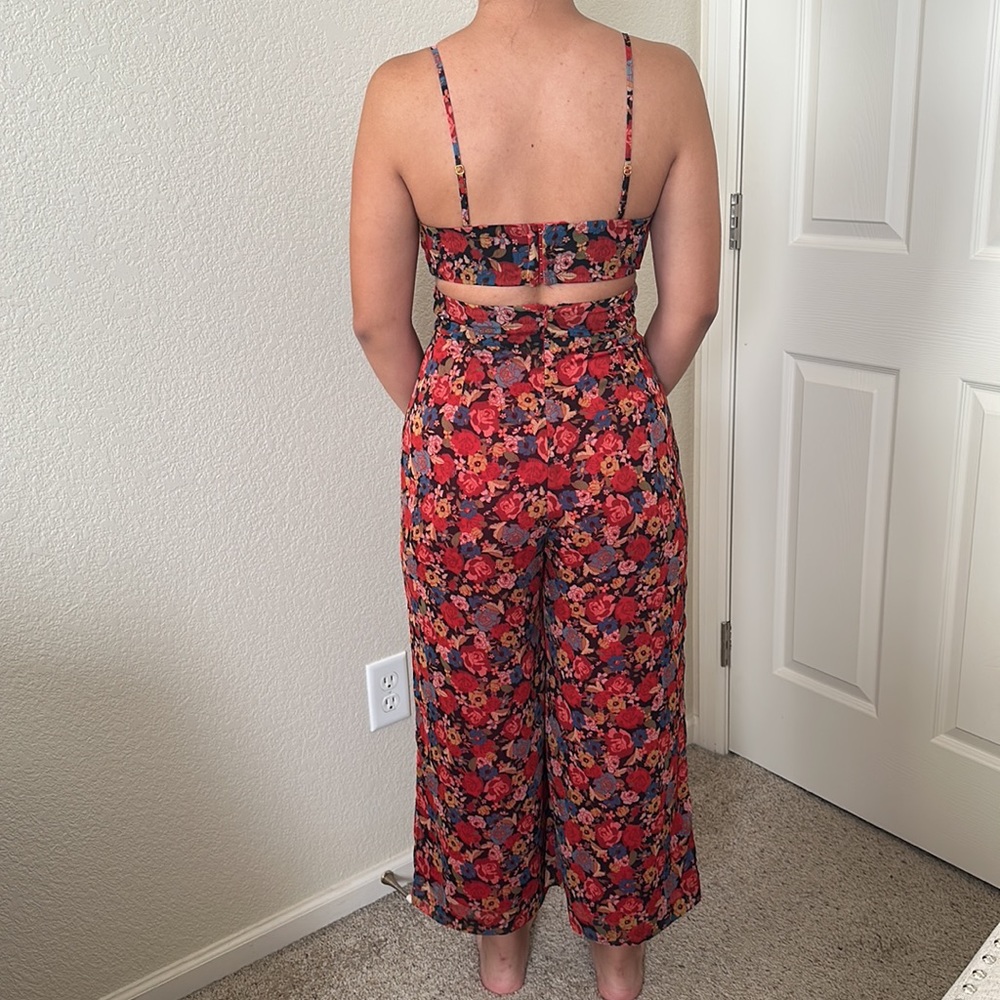 X Revolve House of Harlow 1960 "Joelle Red Floral Jumpsuit" Size S - Picture 5 of 15